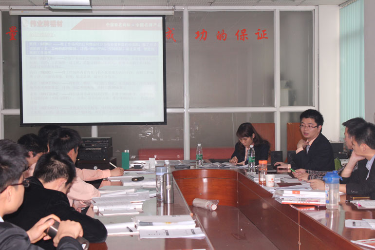 rb88随行版铝材开展新人培训